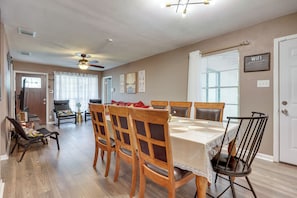 House (4 Bedrooms) | Interior