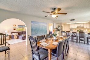 House (3 Bedrooms) | Interior - Centrally Located Glendale Home w/ Yard & Grill (Glendale)