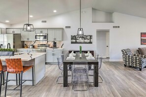House (3 Bedrooms) | Interior - Group Getaway in Glendale < 1 Mi to Westgate! (Glendale)