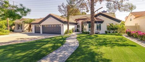House (4 Bedrooms) | Front of property