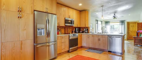 House (3 Bedrooms) | Interior