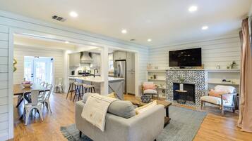 Rumah (3 Bedrooms) | Bagian depan properti