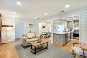 House (3 Bedrooms) | Interior - Pecan Blue Frisco Home w/ Private Yard & Hot Tub (Frisco)