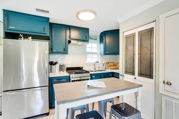 House (1 Bedroom) | Interior - 1 Block to Beach: Galveston Coastal Cottage (Galveston)