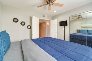 Apartment (2 Bedrooms) | Interior - Patio & Pool Access: Modern Oasis 5 Mi to Asu! (Scottsdale)