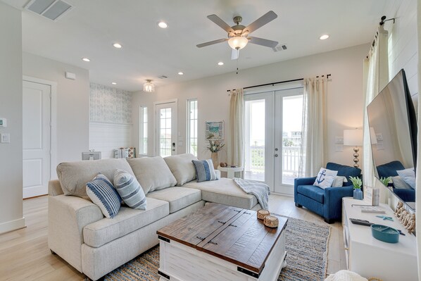 House (3 Bedrooms) | Front of property - 'seas The Day:' Home w/ Pool Access in Galveston (Galveston)