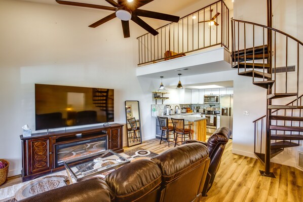 TV, DVD player - Chandler Vacation Rental w/ Pool & Hot Tub Access (Chandler)