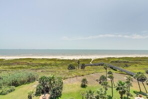 Apartment (2 Bedrooms) | Interior - Galveston Getaway w/ Community Pool & Tennis Court (Galveston)