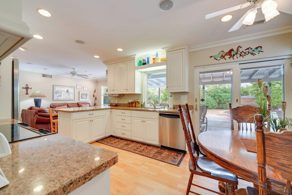 House (3 Bedrooms) | Interior - 10 Mi to Dtwn Phoenix: Home w/ Private Pool! (Phoenix)