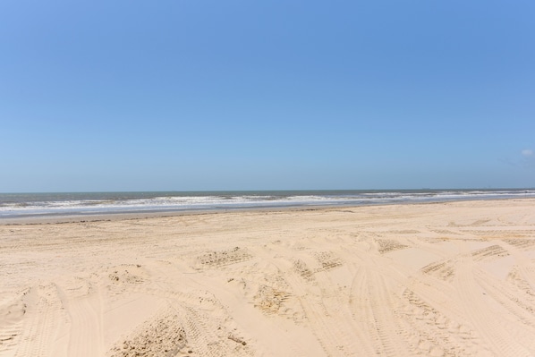 Cottage (2 Bedrooms) | Interior - Deck & Grill: Sunny Cottage in Crystal Beach! (Port Bolivar)