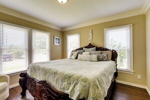 House (4 Bedrooms) | Interior