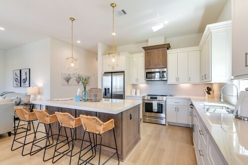 Near Terramar Beach: Home w/ Patio in Galveston