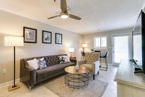 Apartment (2 Bedrooms) | Front of property