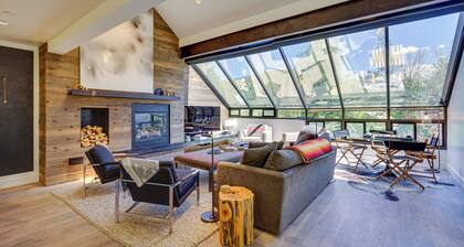 Deer Valley Retreat w/ Hot Tub & Movie Room