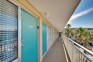 Apartment (0 Bedroom) | Interior - Daytona Beach Condo w/ Smart TV, Steps to Ocean (Daytona Beach)