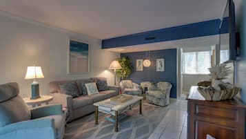 Apartment (2 Bedrooms) | Front of property