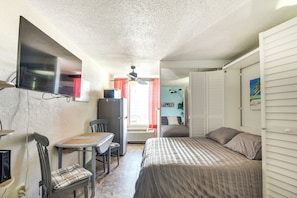Apartment (0 Bedroom) | Interior