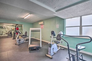 Interior - Daytona Beach Vacation Rental w/ Community Pool! (Daytona Beach)