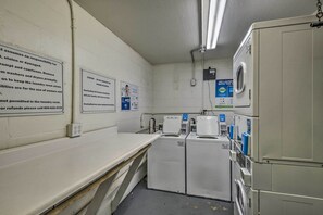 Interior - Daytona Beach Vacation Rental w/ Community Pool! (Daytona Beach)