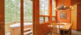 Hot Tub & Ski Shuttle: Rustic Breckenridge Retreat