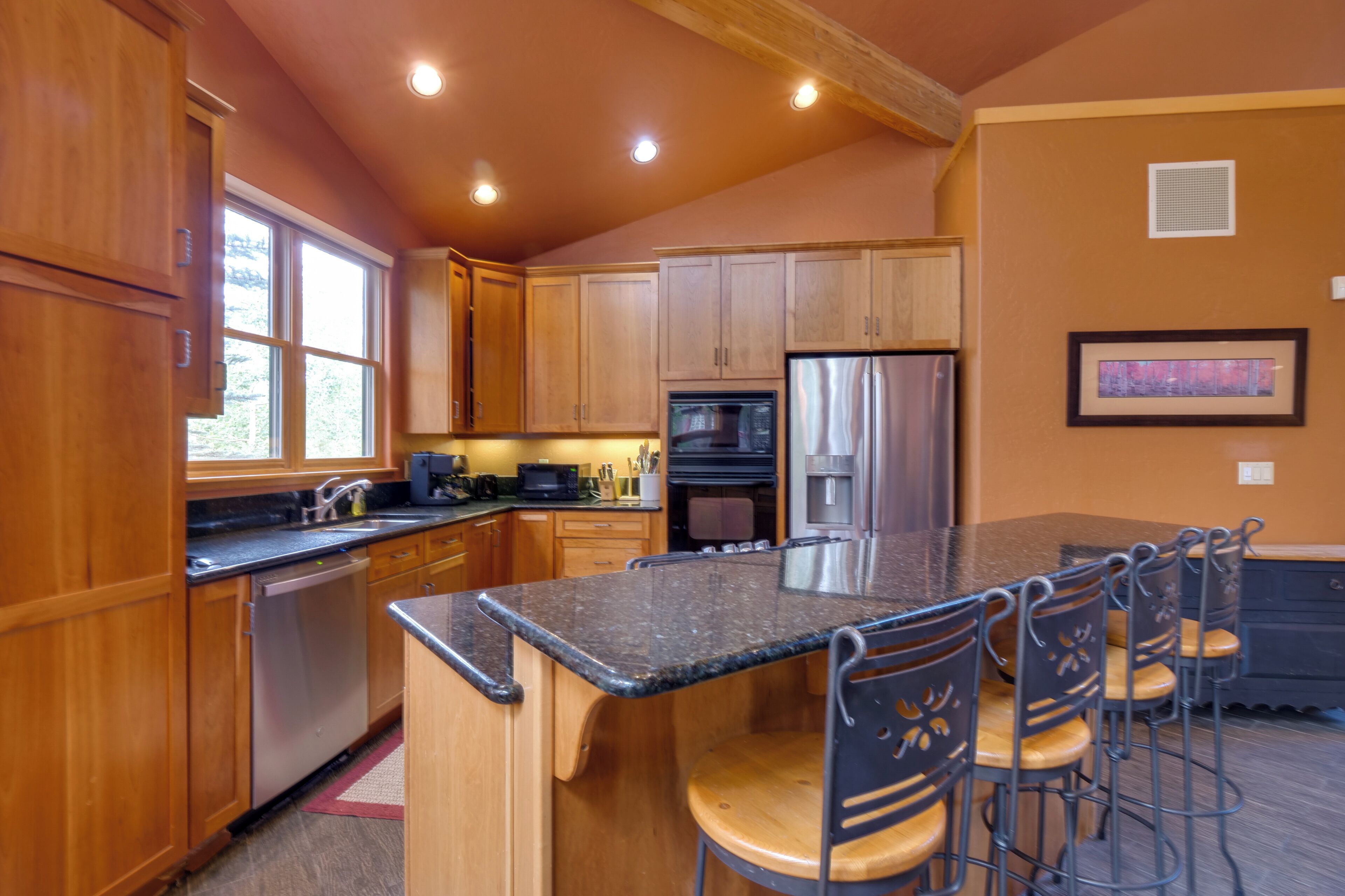 Talo (4 Bedrooms) | Sisätilat