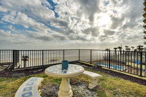 Apartment (0 Bedroom) | Interior - Daytona Beach Vacation Rental w/ Pool Access (Daytona Beach Shores)