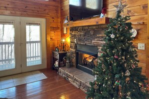 Interior - Hot Tub + Pool Table: Secluded Seiverville Cabin (Sevierville)