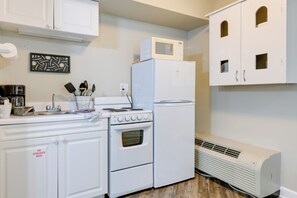 Apartment (0 Bedroom) | Interior
