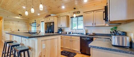 House (3 Bedrooms) | Interior