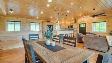 House (3 Bedrooms) | Interior