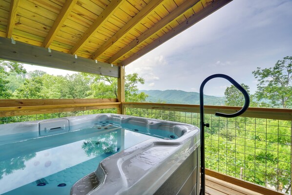 House (3 Bedrooms) | Interior - Gorgeous Gatlinburg Cabin: Large Deck & Hot Tub! (Gatlinburg)