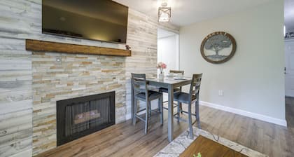 Steps to Eats & Shops! Stylish Gatlinburg Condo