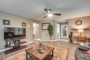 House (2 Bedrooms) | Interior - Hot Tub & Games! Smoky Mtn Cabin in Gatlinburg (Gatlinburg)