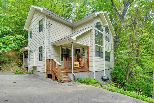 Hot Tub & Games! Smoky Mtn Cabin In Gatlinburg - Wild Bear Falls Water Park, Gatlinburg
