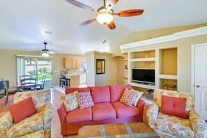 House (3 Bedrooms) | Interior - ~ 5 Mi to Beach & Golf: Lake Havasu City Home (Lake Havasu City)