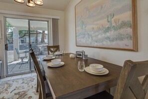 House (3 Bedrooms) | Interior - Lake Havasu Home Near Rotary Park + London Bridge! (Lake Havasu City)