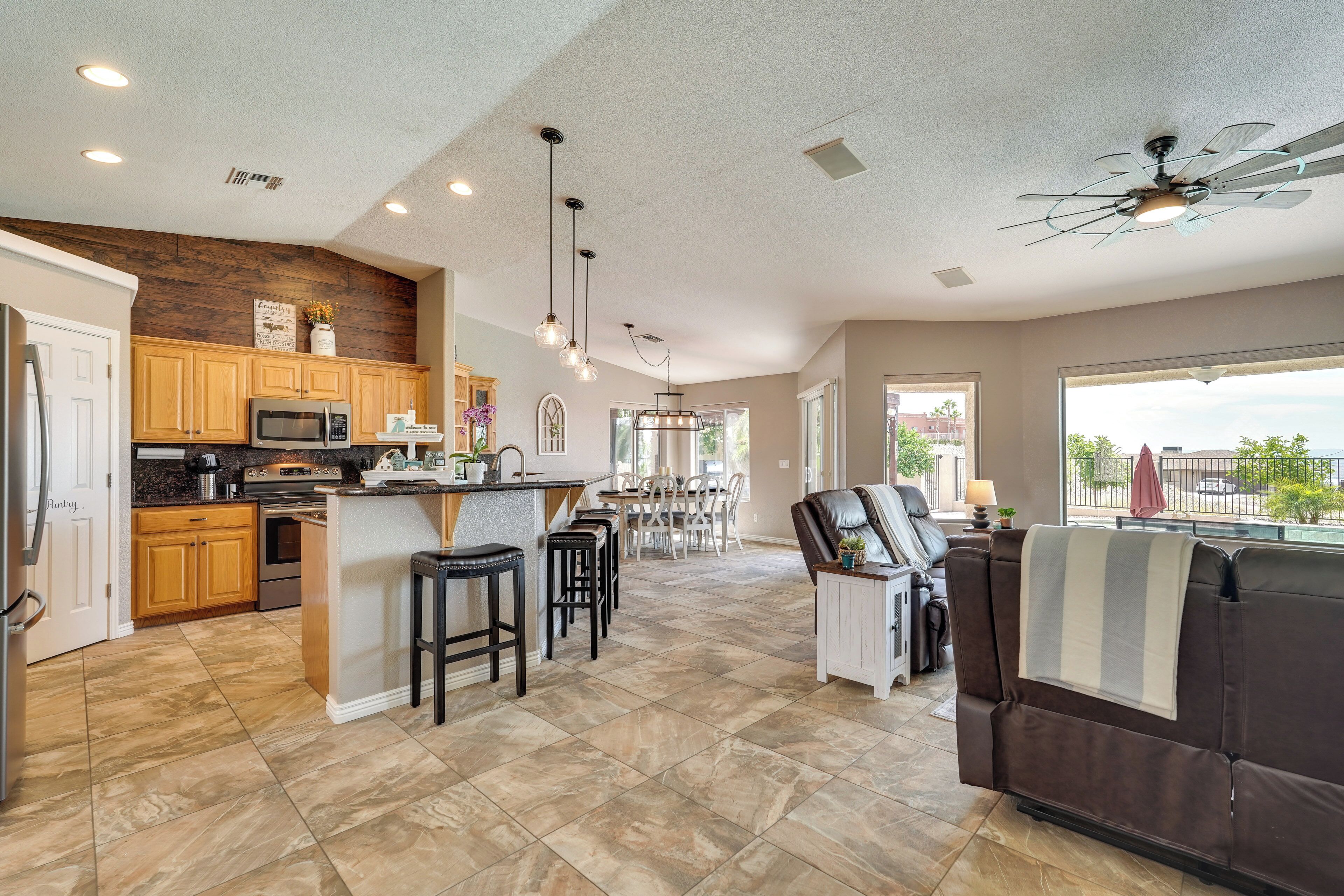 House (3 Bedrooms) | Interior