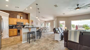 House (3 Bedrooms) | Interior