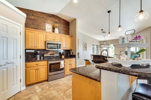 House (3 Bedrooms) | Interior