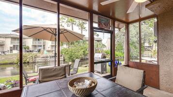 Apartment (2 Bedrooms) | Front of property