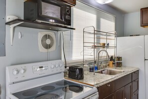 Apartment (1 Bedroom) | Interior - Washington Vacation Rental Near Seattle & Tacoma (Des Moines)