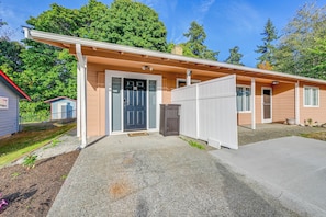 Apartment (1 Bedroom) | Interior - Washington Vacation Rental Near Seattle & Tacoma (Des Moines)