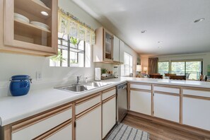 Apartment (2 Bedrooms) | Interior - Branson Condo Near 76 Strip & Silver Dollar City (Branson)