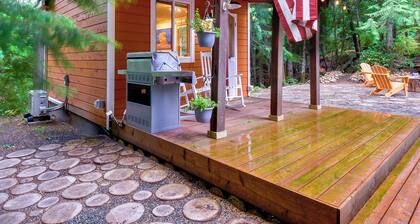 Adorable A-frame Cabin, Steps to Lake Cushman!
