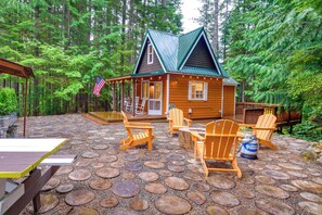 Interior - Adorable A-frame Cabin, Steps to Lake Cushman! (Hoodsport)