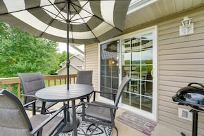 BBQ/picnic Area - Branson Vacation Rental w/ Loft ~ 4 Mi to Downtown (Branson)
