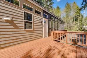 House (2 Bedrooms) | Interior - Hoodsport Vacation Rental w/ Private Lake Access! (Hoodsport)