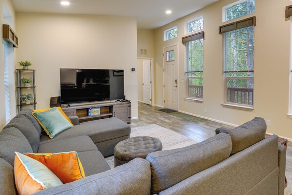 House (2 Bedrooms) | Front of property - Hoodsport Vacation Rental w/ Private Lake Access! (Hoodsport)