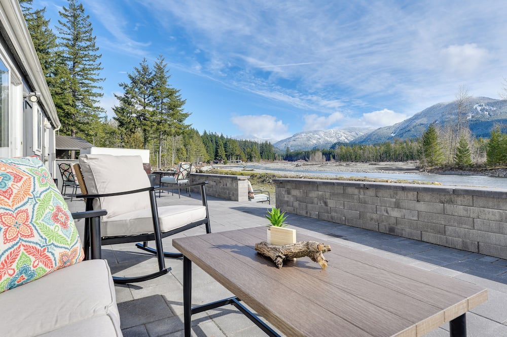 18 Mi to Mt Rainier! Scenic Cowlitz River Escape - Rimrock Lake, WA