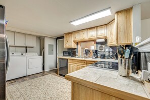 Interior - Cle Elum Cabin: Spacious Yard w/ ATV Trail Access! (Cle Elum)